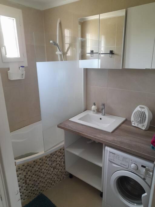 Appartement Aux Alyscamps 2, Climatisation, Wifi, Parking Arles Eksteriør billede